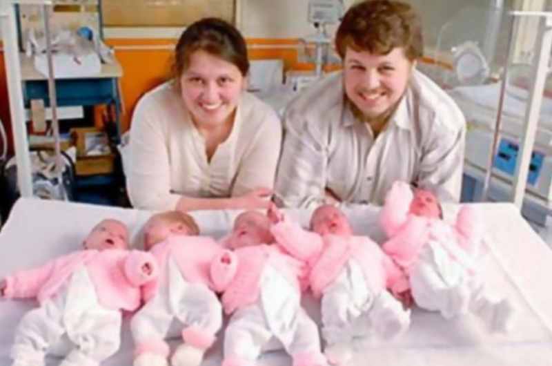 This couple had 5 babies at once and here is how they look today!