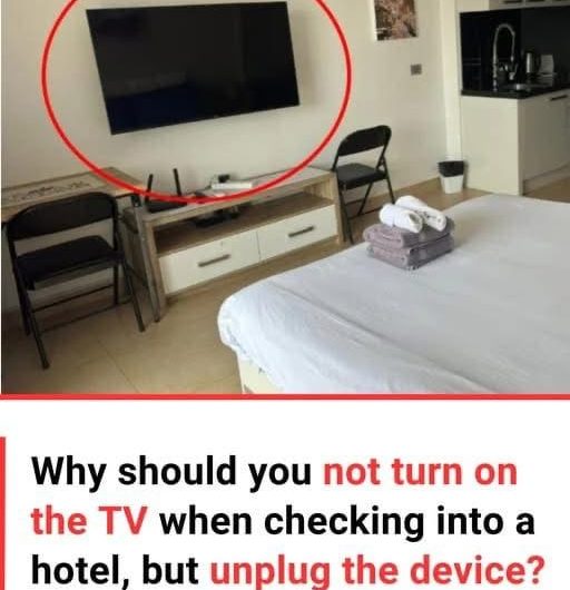 10 Things You Should Do When Checking Into a Hotel Room