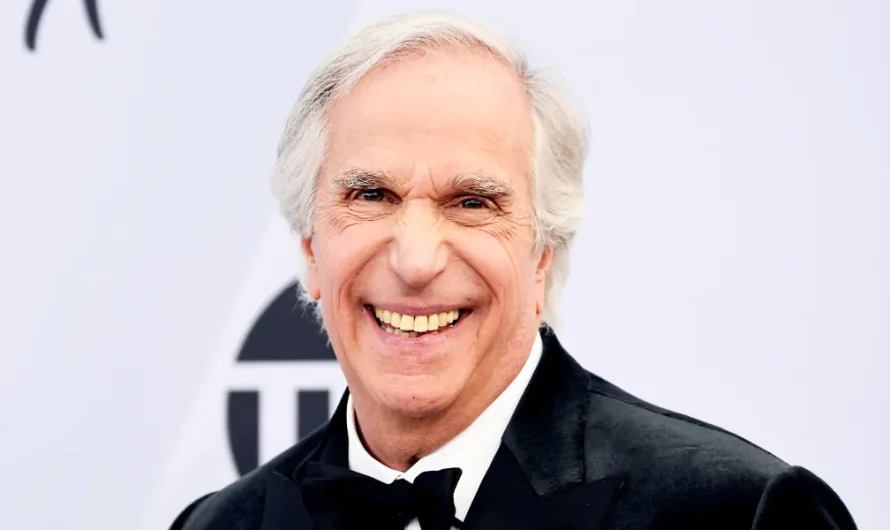 Henry Winkler’s 7 Gorgeous Grandkids Have to Clear Dishes – What They Look Like